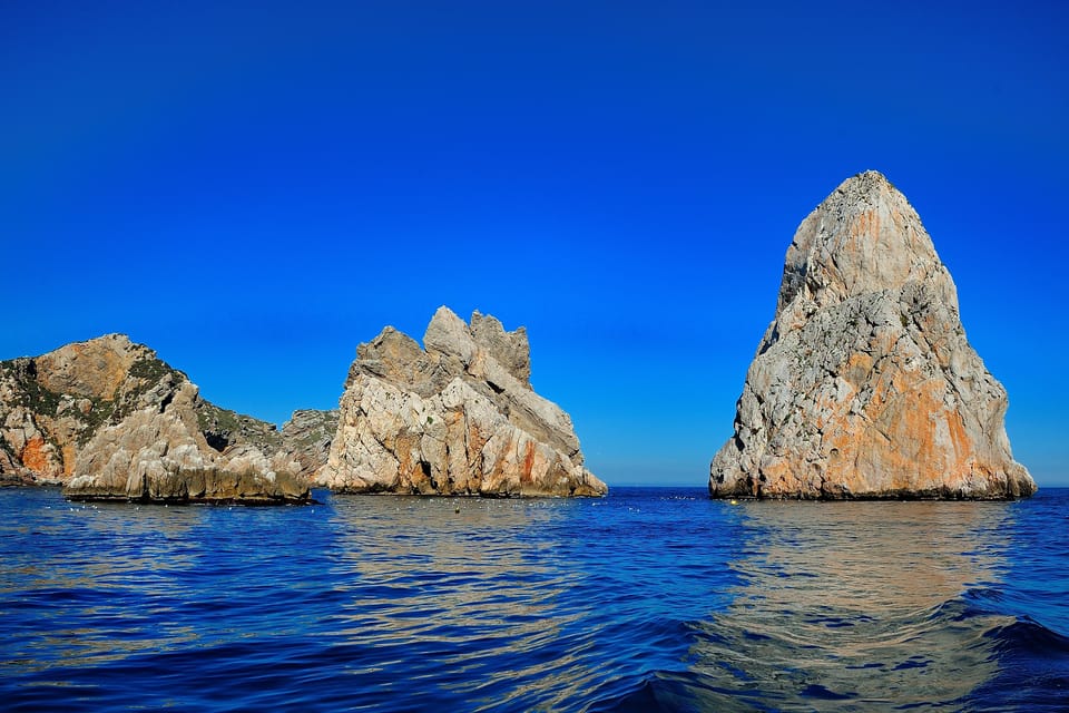 Guided Boat Tour to Medes Islands & Roca Foradada with Swim - FAQ