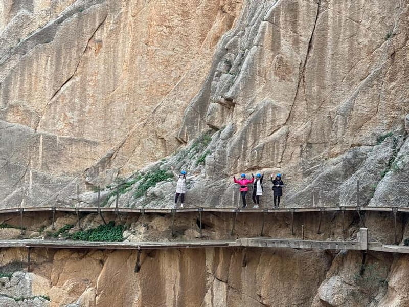 Guided Caminito del Rey - Meeting at Restaurante Hostal El Cruce: don’t wing this first step