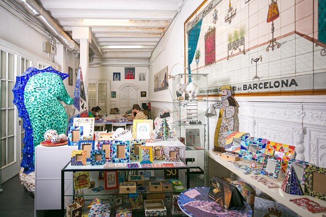Guided Gaudí Trencadís Mosaic Workshop in Barcelona 2 Hours - Grouting and pickup: the part people forget to plan