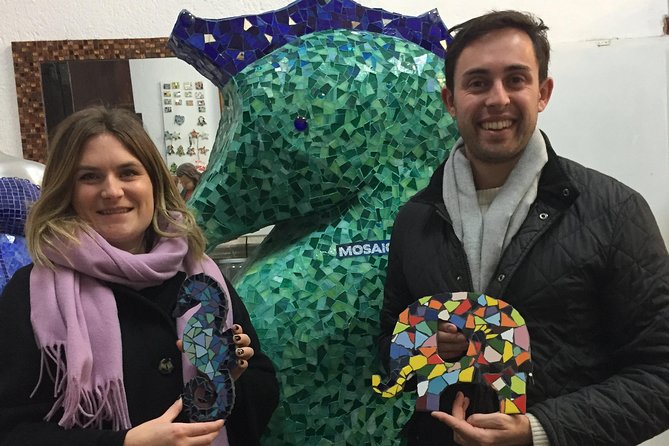 Guided Gaudí Trencadís Mosaic Workshop in Barcelona 2 Hours - Staff support and small-group energy