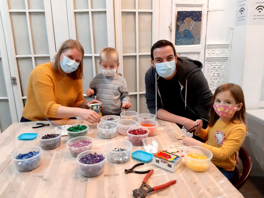Guided Gaudí’s Trencadís Mosaic Workshop in Barcelona - Practical rules: what to expect during the class