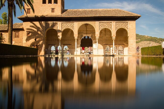 Guided tour of Alhambra and Generalife with Nasrid Palaces - Why This Alhambra Route Feels More Manageable Than DIY