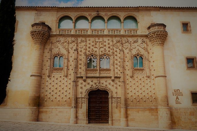 Guided tour of Baeza with entrance Baeza Cathedral - Antonio Machado links: views plus the preserved classroom