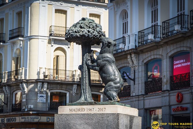 Guided Tour of Madrid of the Austrias and the Historic Center - Start at Puerta del Sol: the perfect launchpad
