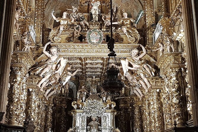 Guided Tour Santiago Cathedral, Museum and Old City - Mercado de Abastos: the smart mid-tour pause