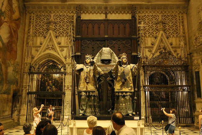 Guided Tour Sevilla Cathedral - From Cathedral to Torre Giralda: A Clear End Point and a Simple Plan