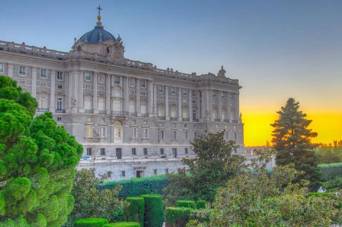 Guided tour to the Royal Palace of Madrid - Price and logistics: where the real cost can change
