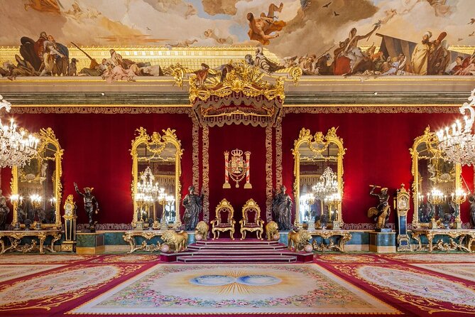 Guided tour to the Royal Palace of Madrid - Guides and storytelling: why it’s more than decoration