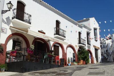 Guided Walking Tour of the Old Town of Frigiliana - The cane honey factory stop: a rare European first