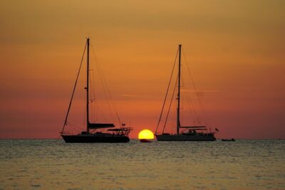 Half Day Sailing Excursion along the Coast - Cala Deia: your first long swim window