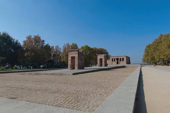 Historic Madrid Virtual Reality Experience with an Official Guide - Where the tour starts and ends (and why that matters)
