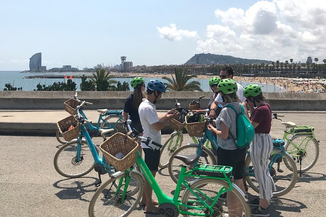 Historical Barcelona E-bike Guided Tour - El Born at bike speed: Born Centre, Mercat del Born, and Santa Maria del Mar