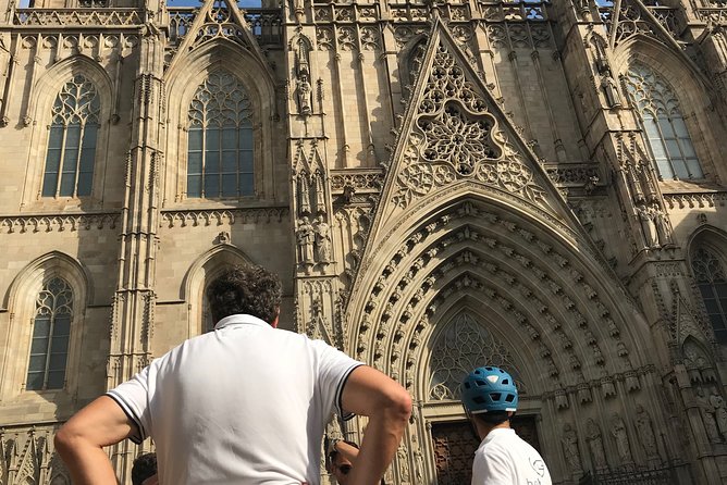 Historical Barcelona E-bike Guided Tour - Sagrada Família at the end: a “wow” moment with a reality check