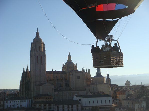 Hot-Air Balloon Ride over Segovia with Optional Transport from Madrid - Photos, video, and your certificate: included media, plus one common hiccup