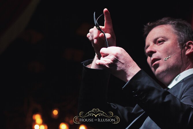 House of Illusion Magic Show with Drinks - Inside the theatre: escapology, shadowography, and mind games