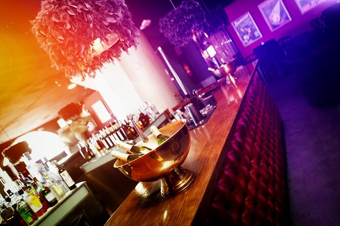 House of Illusion Magic Show with Drinks - Drinks packages: what all-inclusive usually means in practice