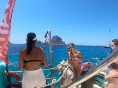 Ibiza: Es Vedrà Boat Tour with Swimming Stop - Cruising by Coves and Caves Before You Reach Es Vedrà