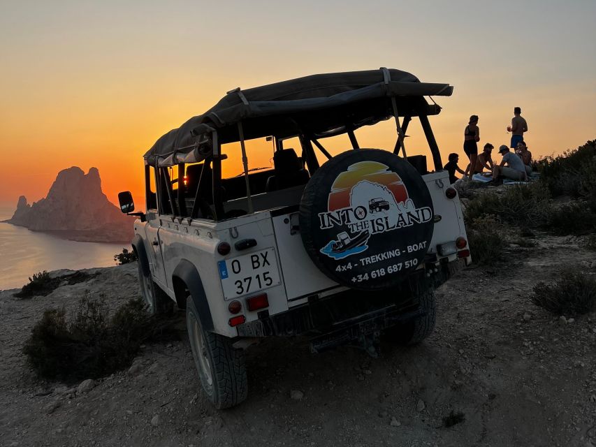 Ibiza: Secret Spots Island 4X4 Tour by Land Rover Defender - Cala Comte: the fast photo stop that sets the tone