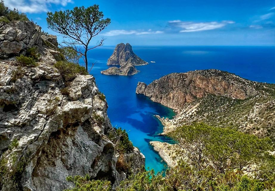 Ibiza: Secret Spots Island 4X4 Tour by Land Rover Defender - The viewpoint walk: a short hike with big payoff