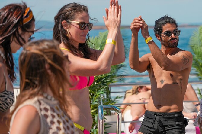 Ibiza to Formentera Cruise with Snorkeling, Paella & Open Bar - Unlimited drinks: fun, not fancy