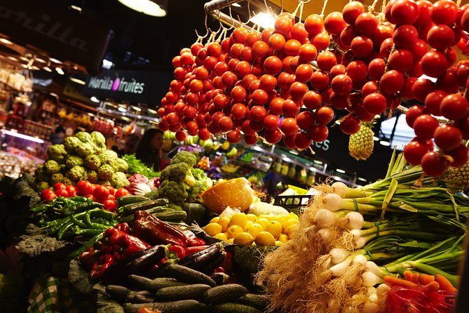 Interactive Paella & Market: Bottomless Wine & Rambla Views - Paella Time: Learning the Spanish Method, Not Just the Recipe