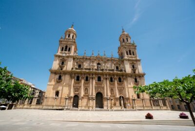 Jaén: 3-hour tour, Cathedral, Jewish Quarter and Arab Baths - Jaén Cathedral interior (50 minutes): a Renaissance plan over older layers