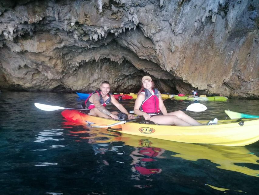Jávea: Kayak trip to Granadella - Tandem kayaks with self-bailing design: easy for beginners
