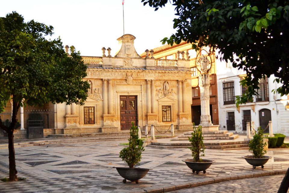 Jerez: Historic Center Guided Tour - Finishing with two Jerez wines: how to make the tasting count