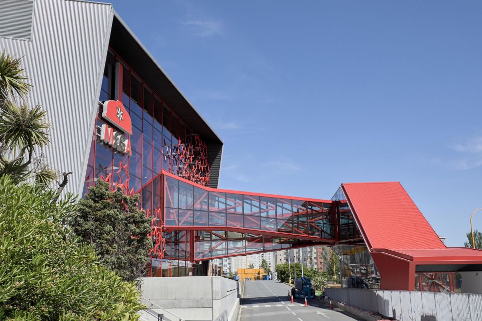 La Coruña: Guided Tour at MEGA - Mundo Estrella Galicia - Language reality check: Spanish guide + multi-language audio support