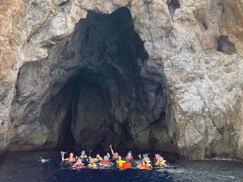 La Herradura: Kayak & Snorkel Tour Maro-Cerro Gordo Reserve - Snorkeling in clear blue water, including cave swims