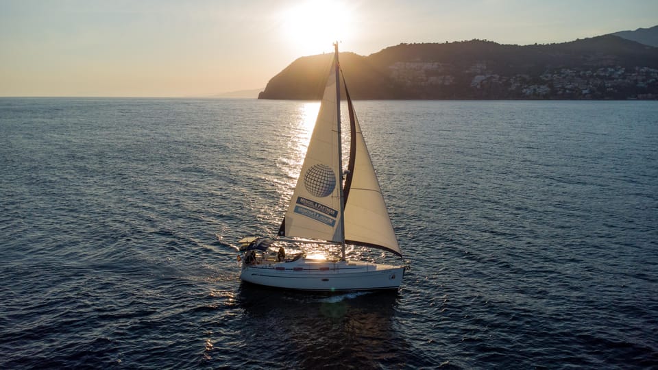 La Herradura-Maro-Nerja: Sailing at Sunset - Drinks, Snacks, and Music: How the Crew Sets the Mood