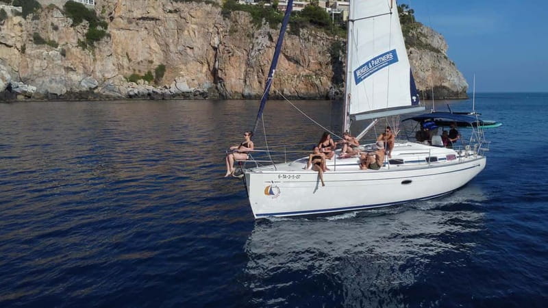 La Herradura: Sailing with a view of dolphins - Dolphin Watching: How the Crew Finds Them (and What Not to Expect)