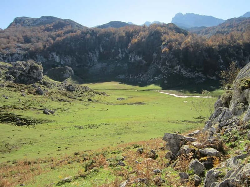 Lakes of Covadonga and Sanctuary of Covadonga: Guided and interpreted tour - Key highlights you’ll feel on this tour