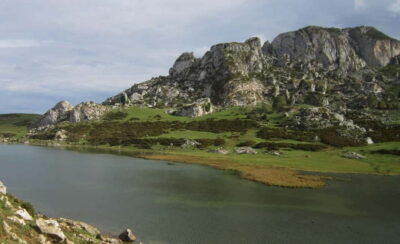 Lakes of Covadonga and Sanctuary of Covadonga: Guided and interpreted tour - Picos de Europa views from Mirador del Príncipe