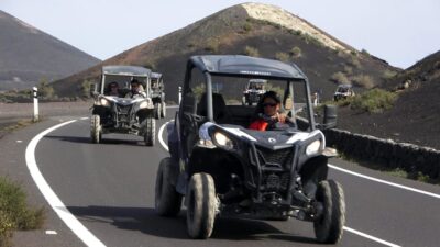 Lanzarote: 3 Hour Buggy Tour with views of the Volcano Park - Automatic Can-Am Mavericks: how the driving works in real life