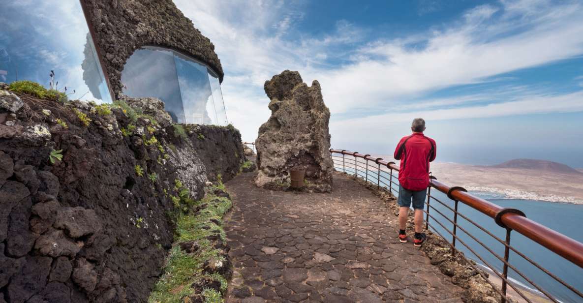 Lanzarote: César Manrique Full-Day Tour - Casa Museo y Monumento al Campesino: starting with the people