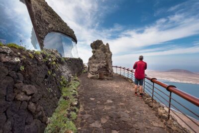 Lanzarote: César Manrique Full-Day Tour - Getting there: 8–9 hours, and why pickups can feel like the real tour