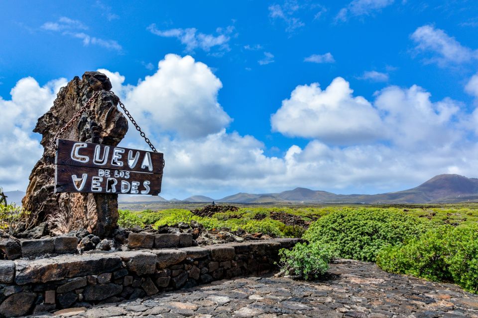 Lanzarote: Cueva de los Verdes & Jameos del Agua Tour - The route: how north Lanzarote makes sense in 5 hours