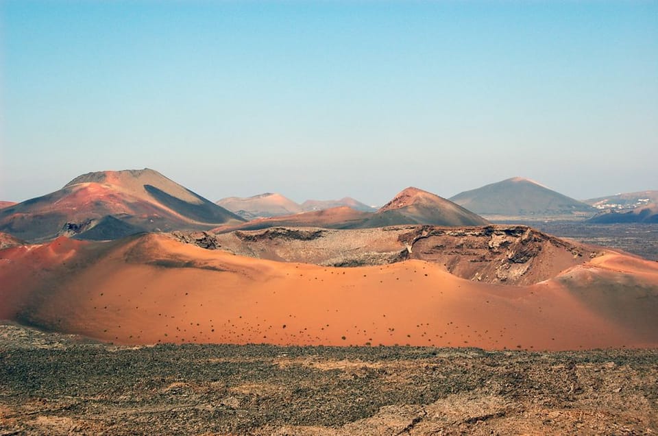 Lanzarote: Guided Day Trip to Timanfaya Park & Lago Verde - Pickup, timing, and the bus plan that makes it work
