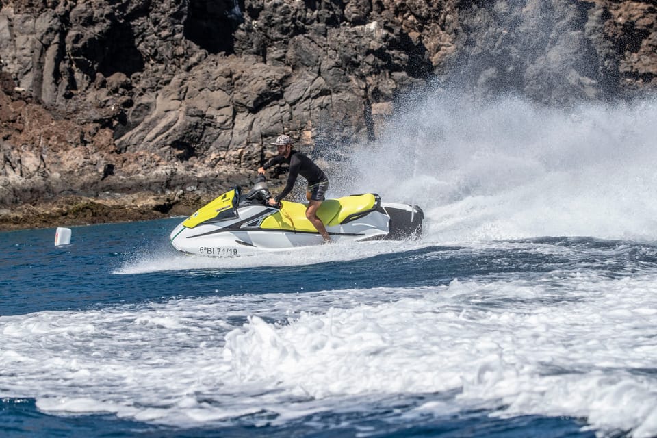 Lanzarote: Jet Ski Tour - Lanzarote jet skiing: what it feels like on the volcanic coast