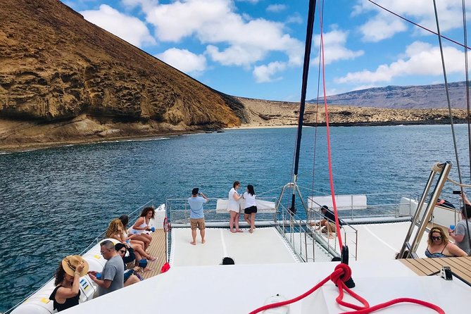 Lanzarote: La Graciosa island cruise with lunch and water activities - Offshore Time and Second Chill Stretch (Stop 4): More Sea Time, Not More Running