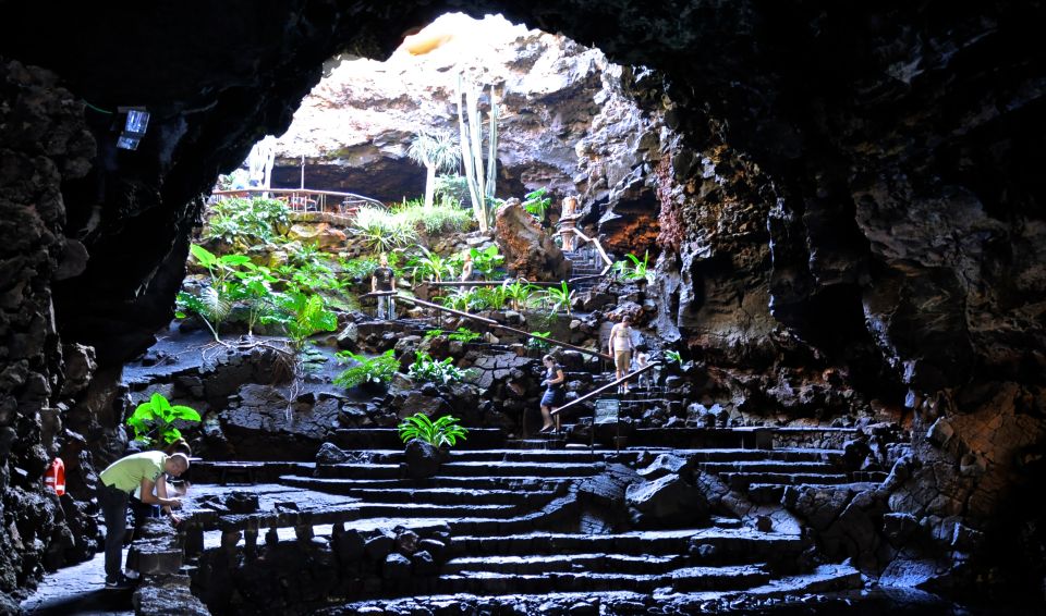 Lanzarote: Northern Half-Day Trip - Jameos del Agua: volcanic caves with real atmosphere