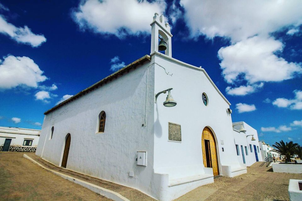 Lanzarote: Return Ferry to La Graciosa with Bus Pickup - Practical Packing List for a Windy, Sunny Island Day