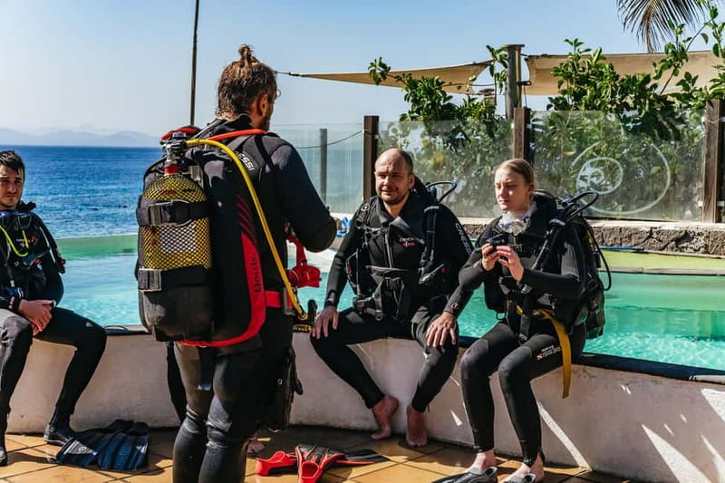 Lanzarote: Scuba Dive at Museo Atlántico for Beginners - Gear included: fewer decisions, better focus
