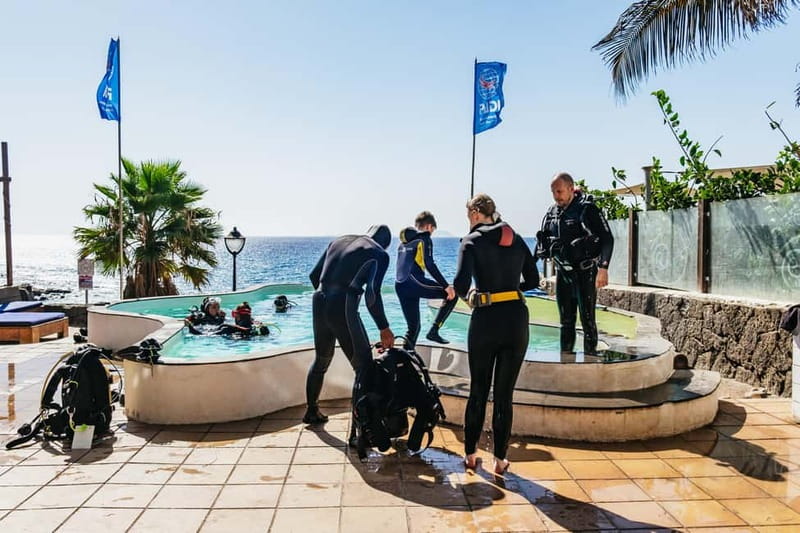 Lanzarote: Scuba Dive at Museo Atlántico for Beginners - Speedboat transfer to the museum: quick and guided