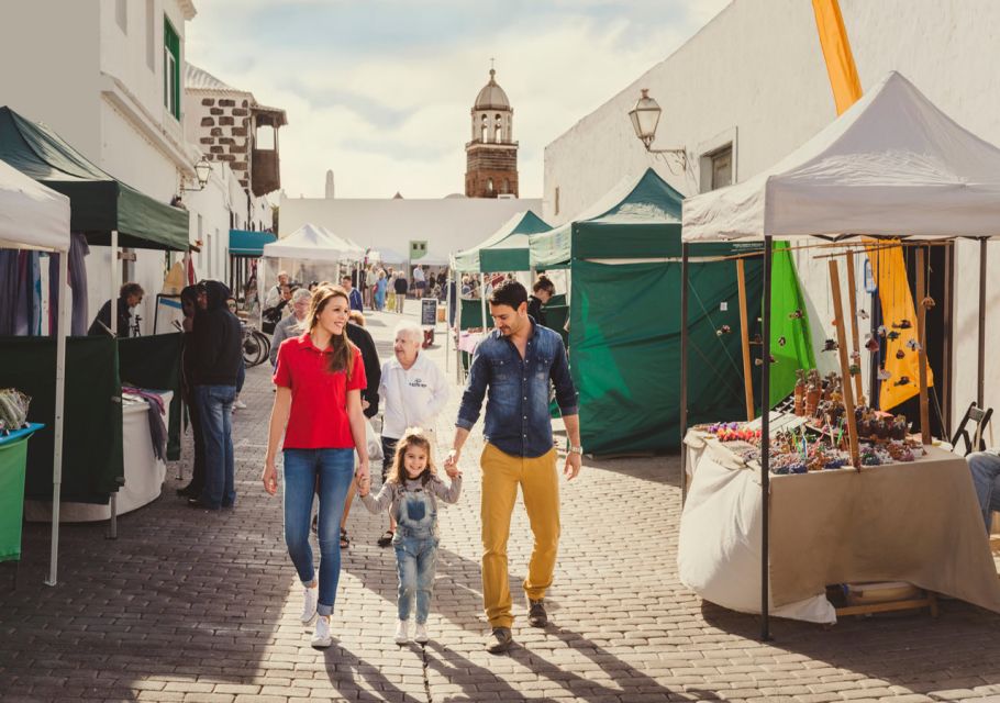Lanzarote: Teguise Handicraft Market and La Graciosa Island - Using your La Graciosa free time without wasting it
