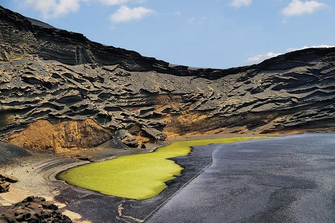 Lanzarote Volcano and Wine Region Tour from Fuerteventura - Price and value: why this package can beat “DIY Lanzarote”