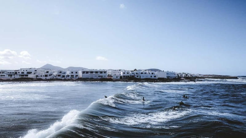Lanzarote's First Surf School - 2-hour or 4-hour classes - Why Famara Beach Is Such a Smart Spot for Your First Surf Lesson