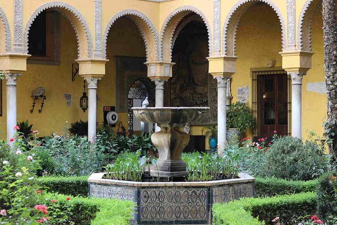 "Las Dueñas" Palace ticket + Audioguide - Price and value for a 1–2 hour palace stop