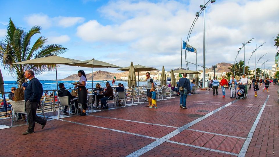 Las Palmas, Botanical Gardens and Bandama Volcano Tour - Vegueta: cobblestones, colonial streets, and what to do with your free 40 minutes